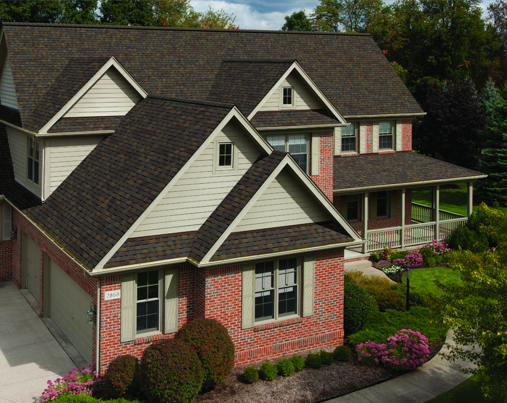 Owens Corning TruDefinition Duration architectural asphalt shingles in Teak color